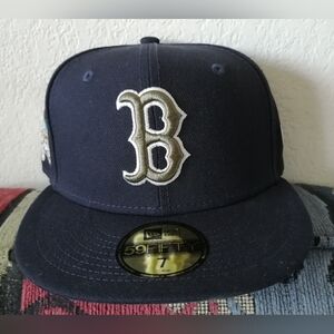 Boston Red Sox - Fitted Hat - New Era - 7" - NEW